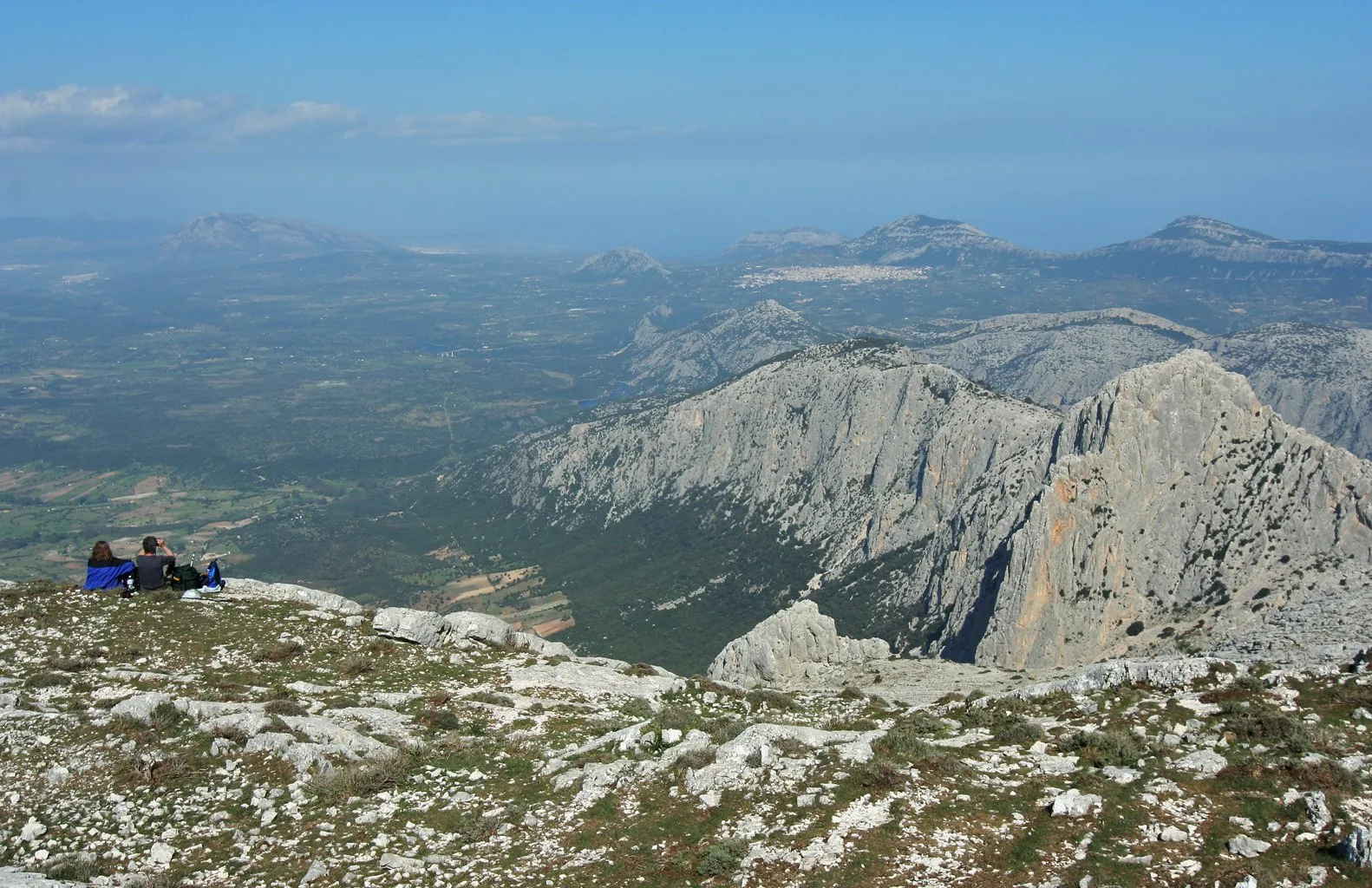 Le creste calcaree del Supramonte viste dall'alto